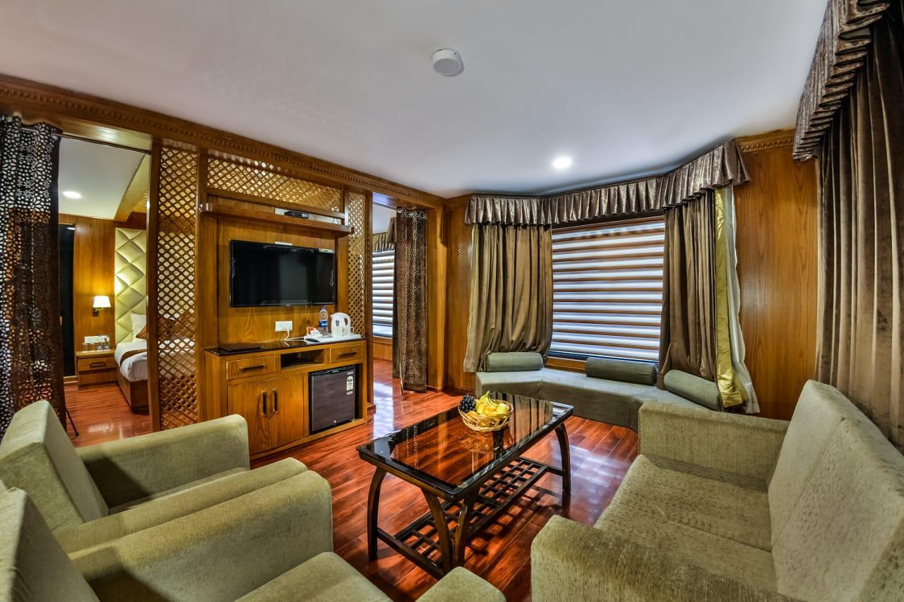 Royal Hillton Pahalgam Hotel Ngoại thất bức ảnh